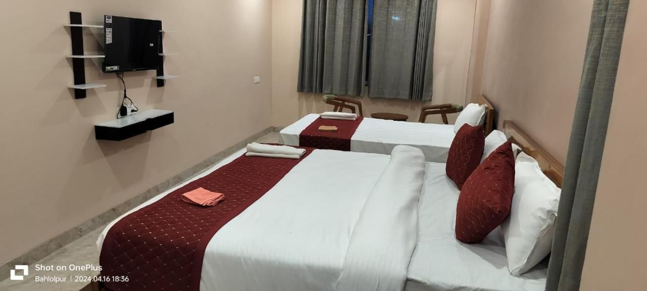 4, Krishna Vatika Lawn and Hotel, Varanasi