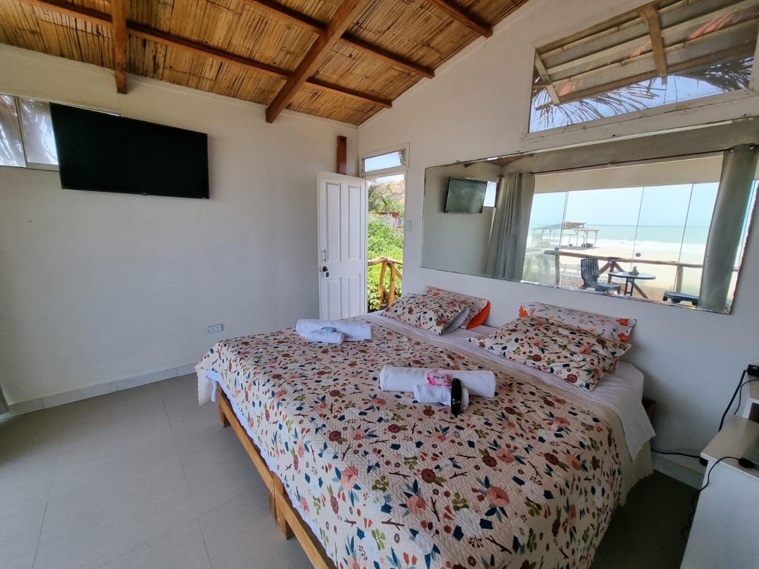 2, Bungalows La Casa del Gato, Contralmirante Villar
