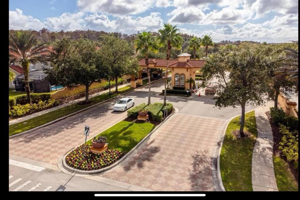 Exterior view 5, M&C Zenith, Osceola