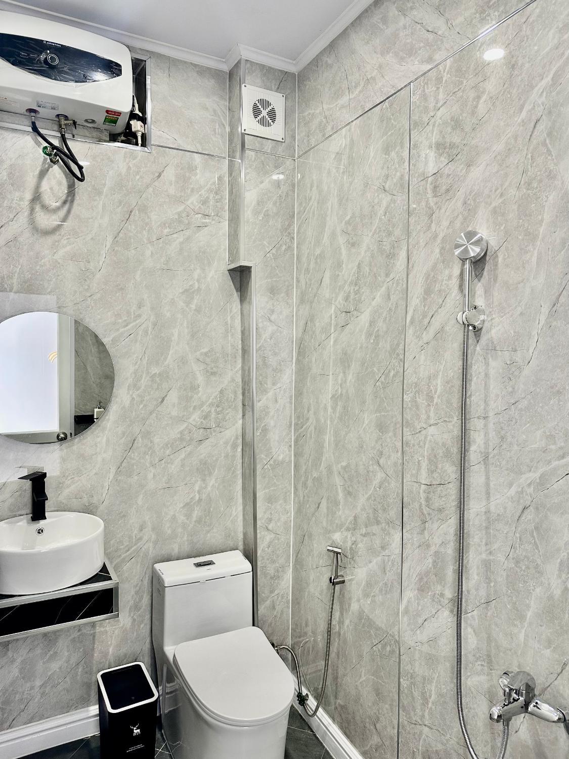 Bathroom 5, Nhà Của Gió - Homestay Săn Mây, Đà Lạt