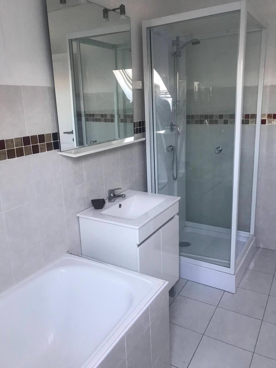 Facilities 4, Residence Banlieue Parisienne Neuilly Plaisance, Seine-Saint-Denis