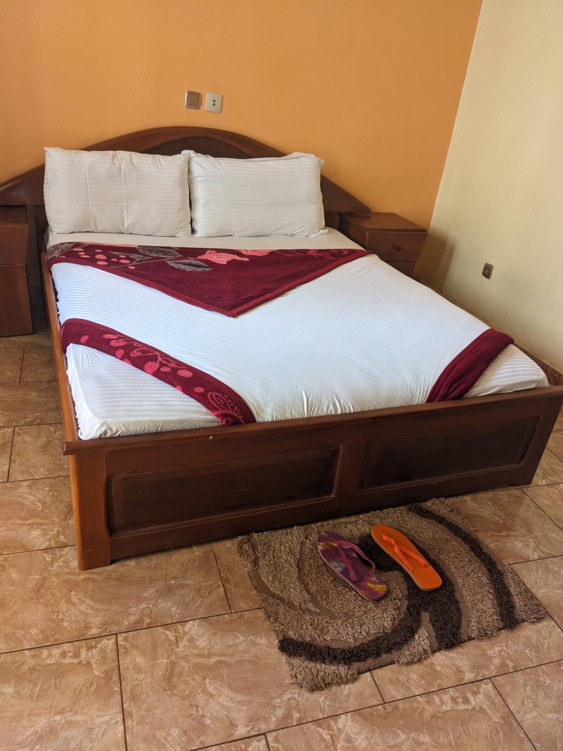 5, Parfait hotel, Mfoundi