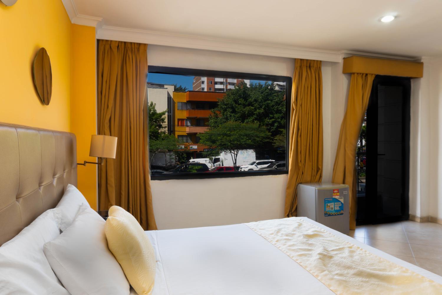 2, Hotel Laureles Prince, Medellín
