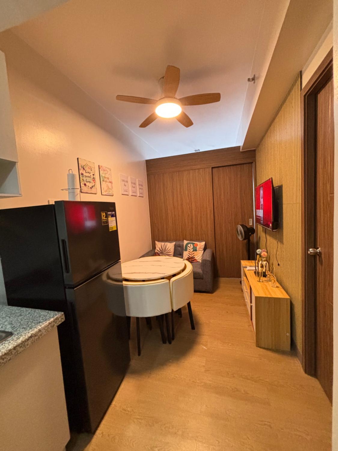 2, 2 Bedroom Condo at Paranaque, Parañaque