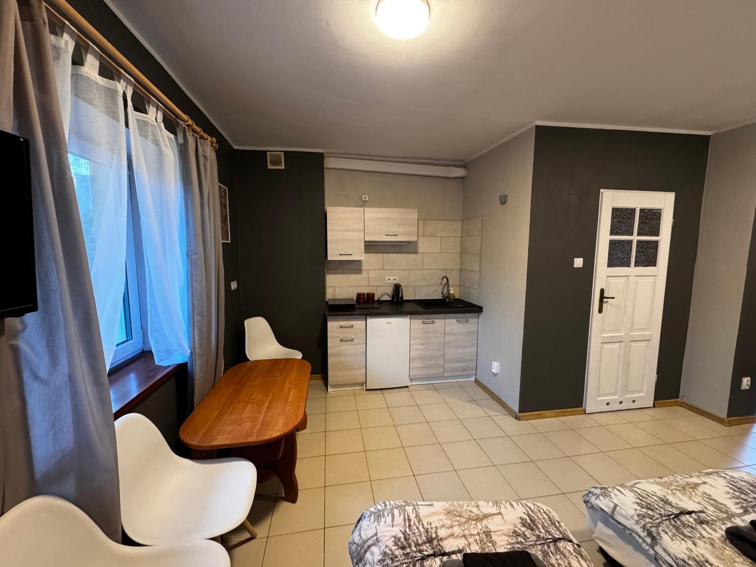 Kitchen 5, Pokoje "u Romana", Piotrków Trybunalski