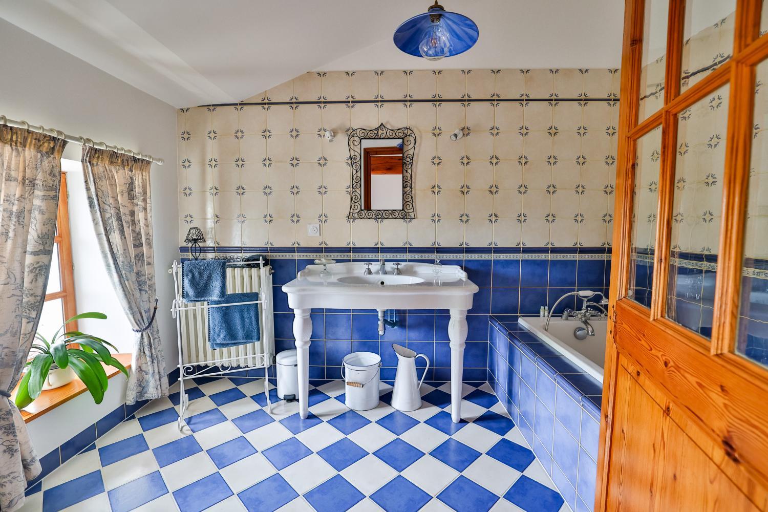3, Le Logis de Roissac, Charente