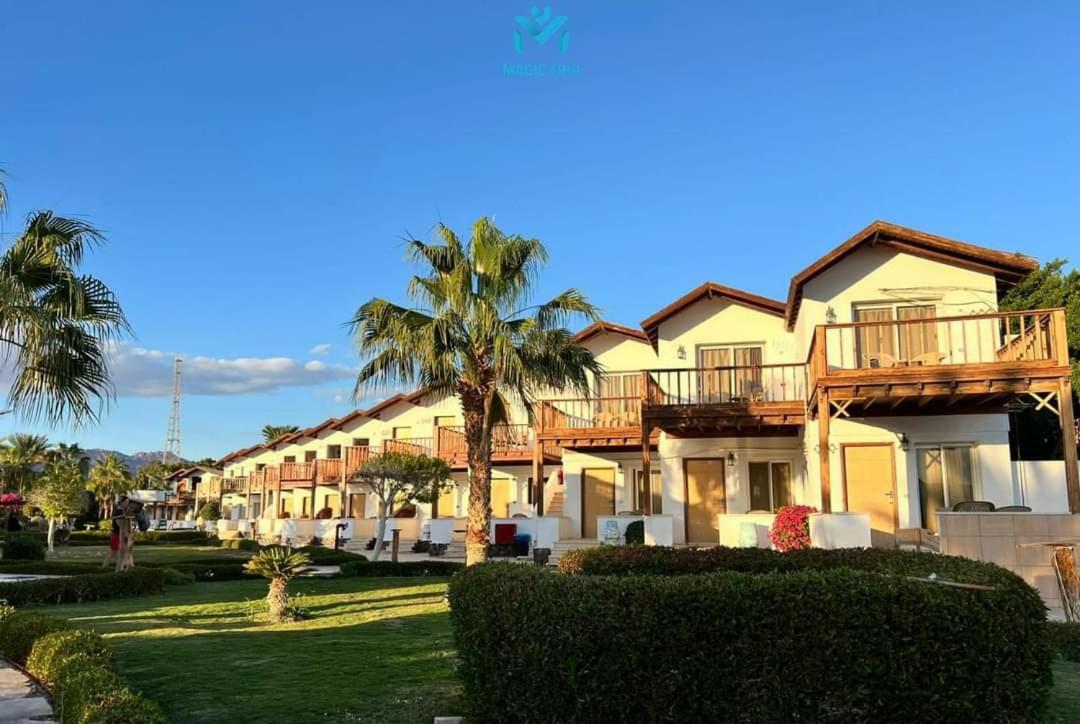 5, قرية جنة سيناء, Sant Katrin