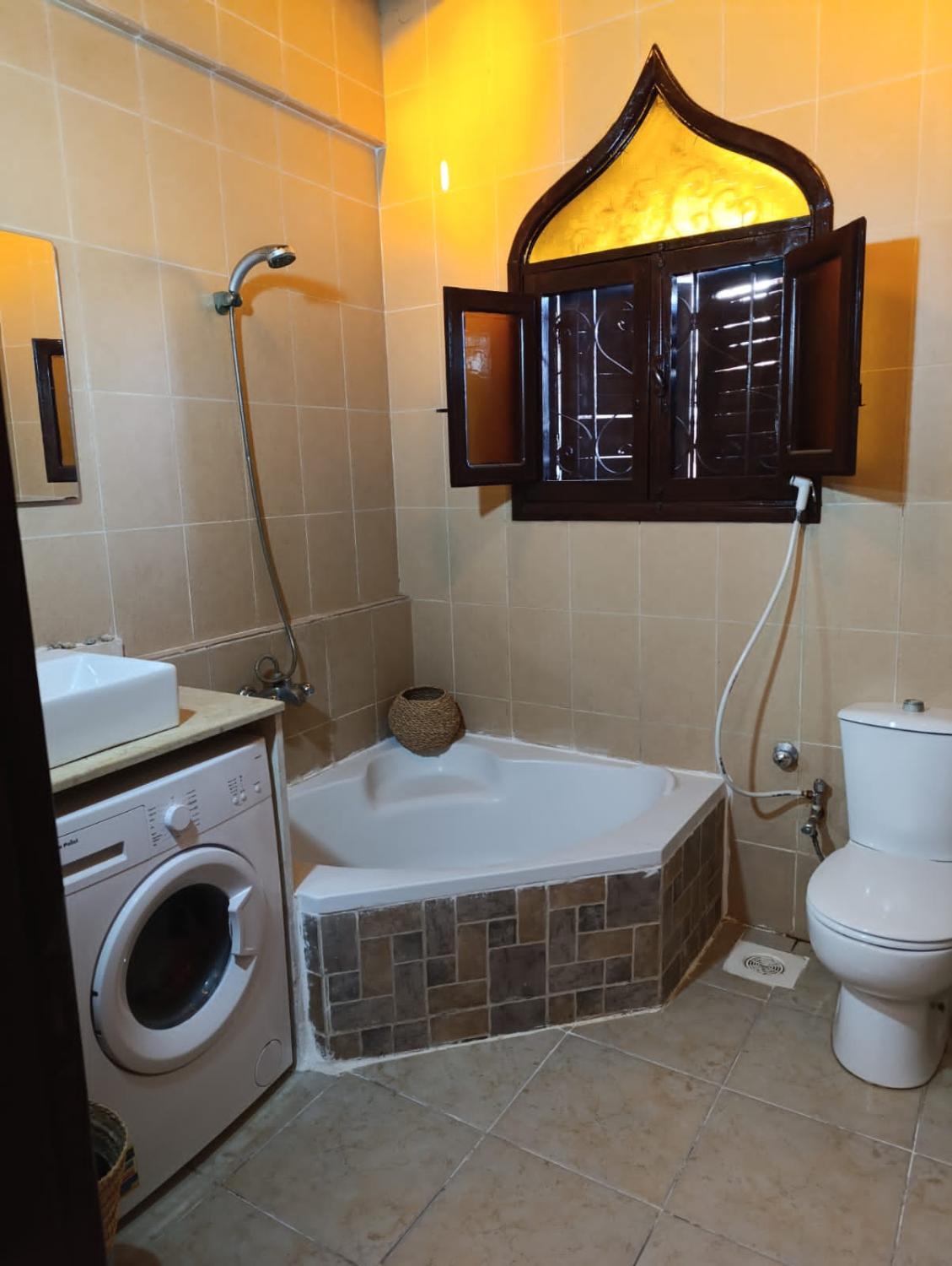 4, Bonny house, Sant Katrin