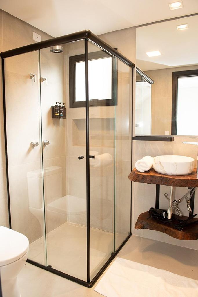 Bathroom, Elegancia Conforto Exclusividade na Serra @CasaVue, Serra Negra