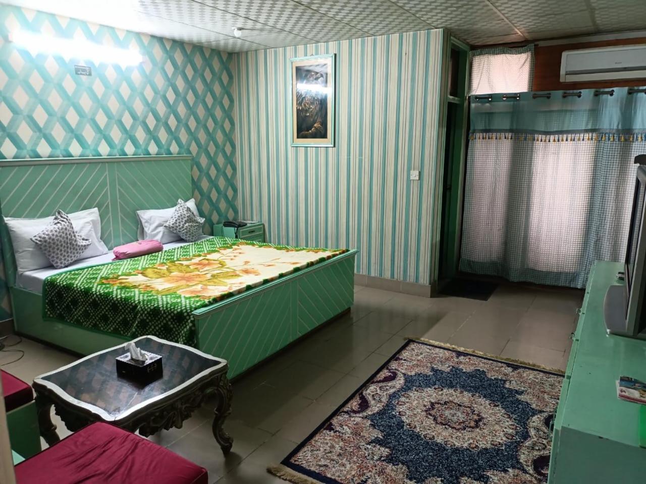 4, Lepari hotel, Gujranwala