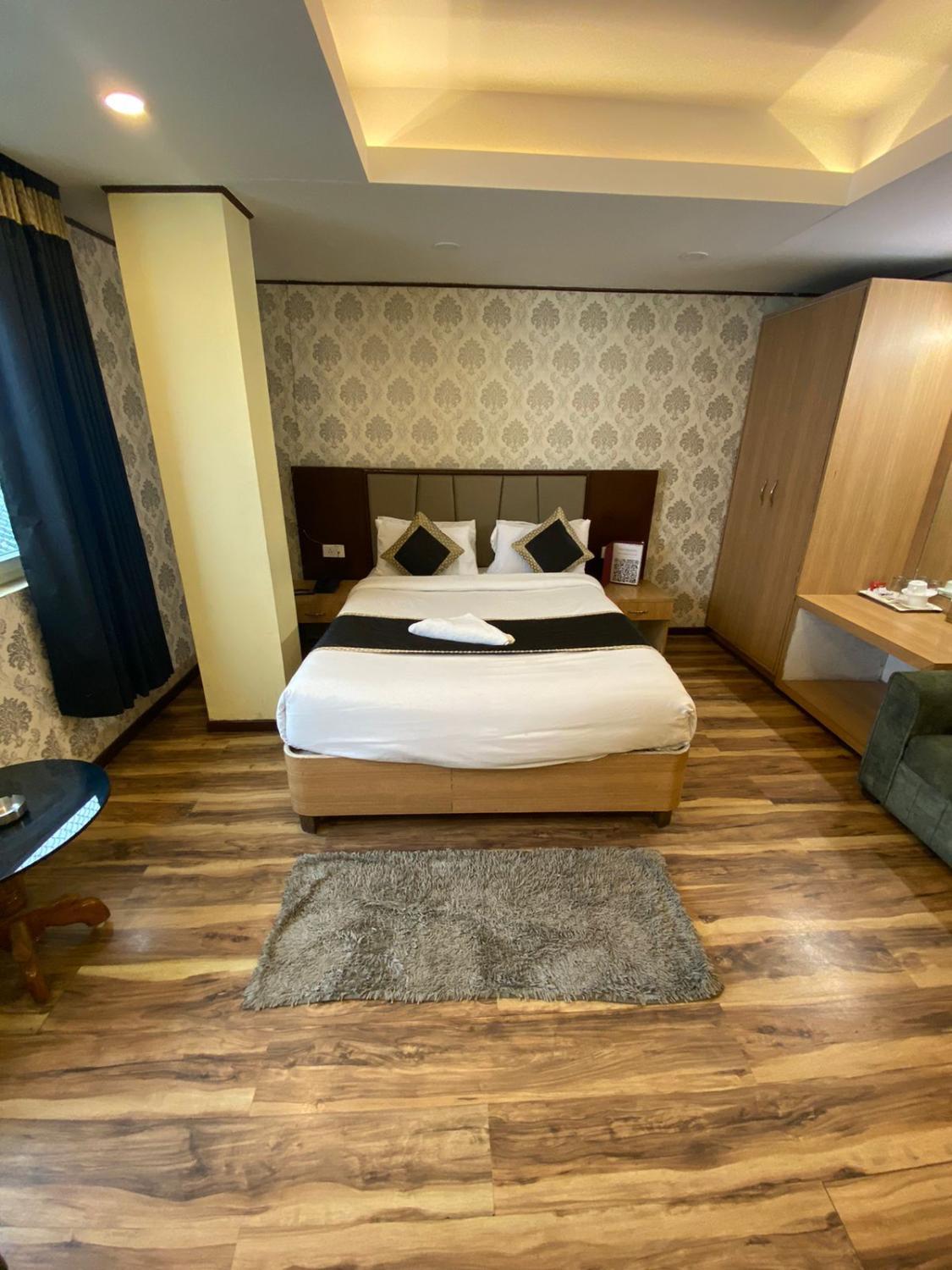 5, Hotel Sarovar Prosperity, Mathura