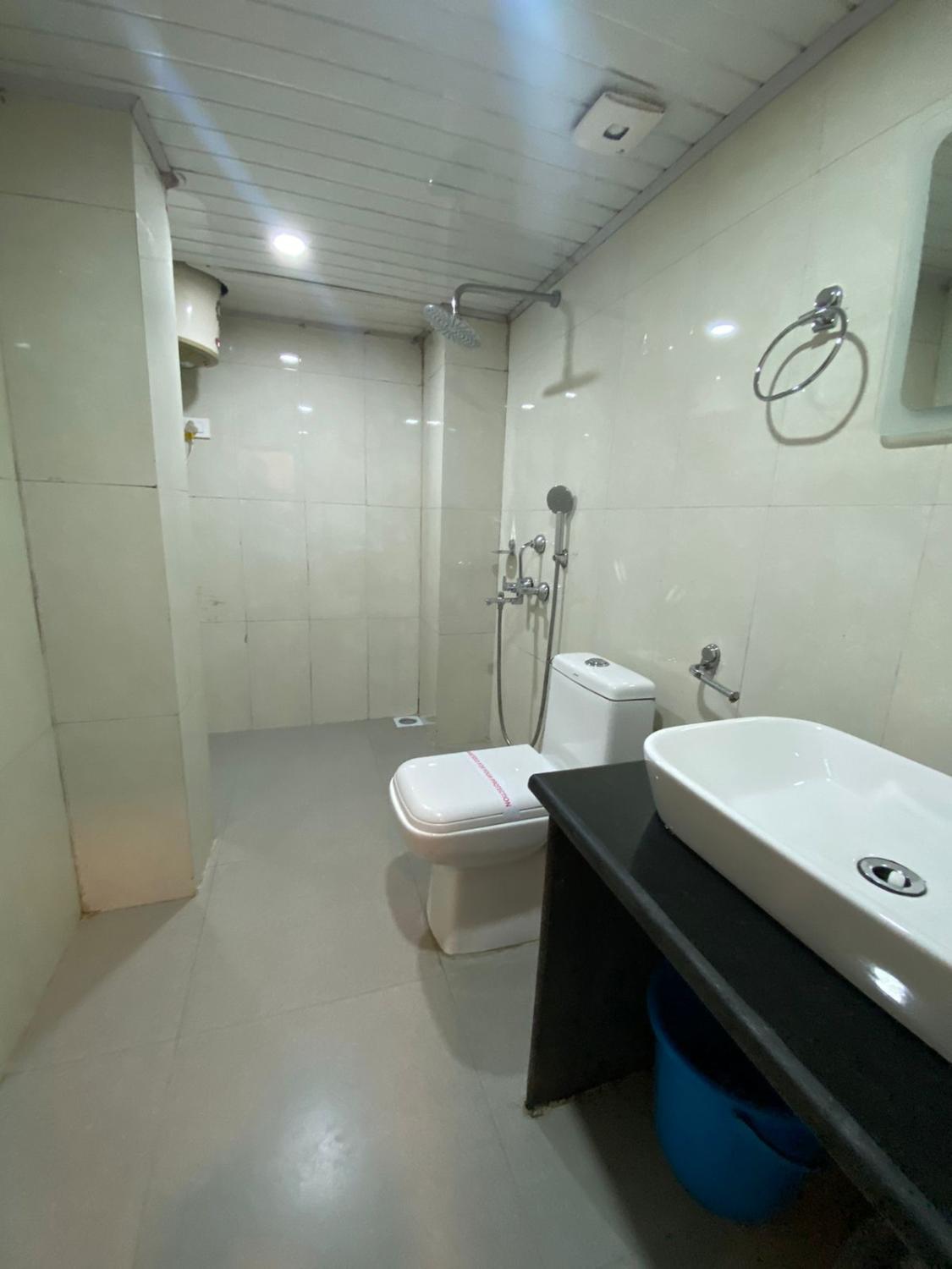 2, Hotel Sarovar Prosperity, Mathura