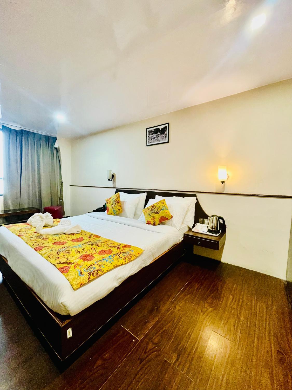 4, Hotel Royal Suites Walkin Distance Prem Mandir, Mathura