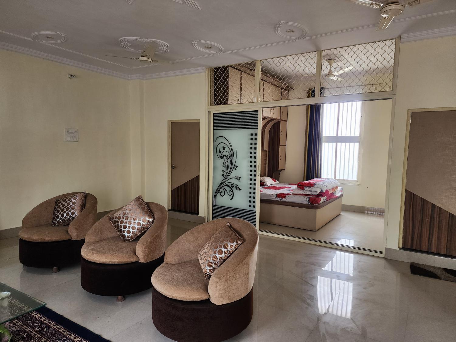 2, Vrindavan stay, Mathura