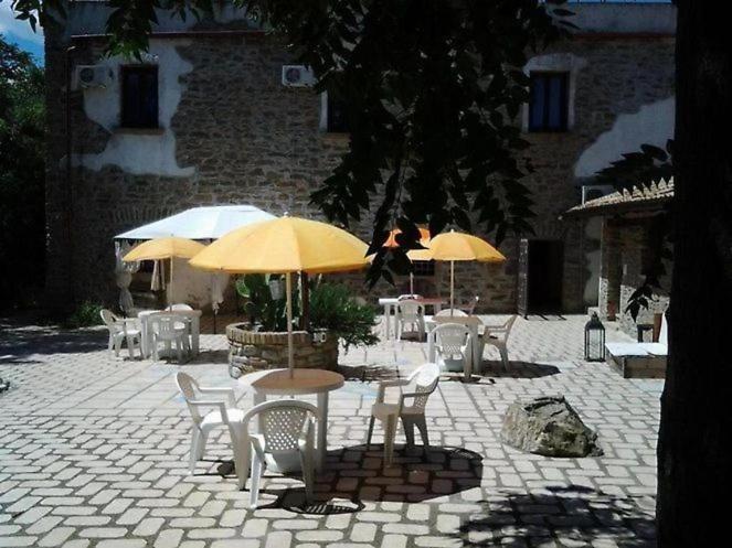 3, La tenuta dei fichi d'india, Matera