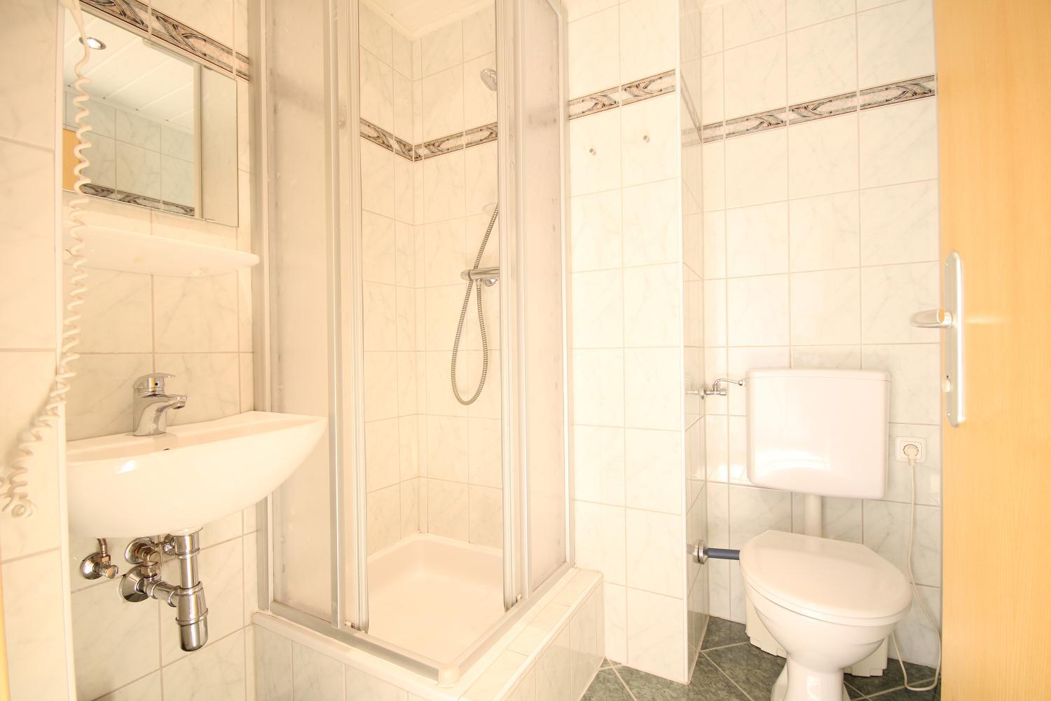 Bathroom 4, Almliesl LEOG-721, Zell am See