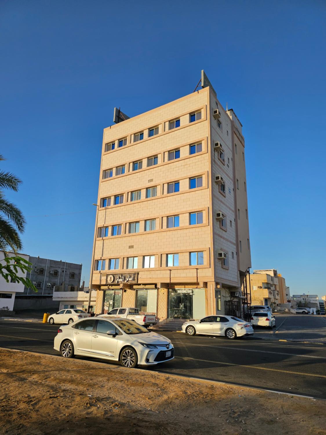 Exterior view 3, Hemm apartment, Umluj