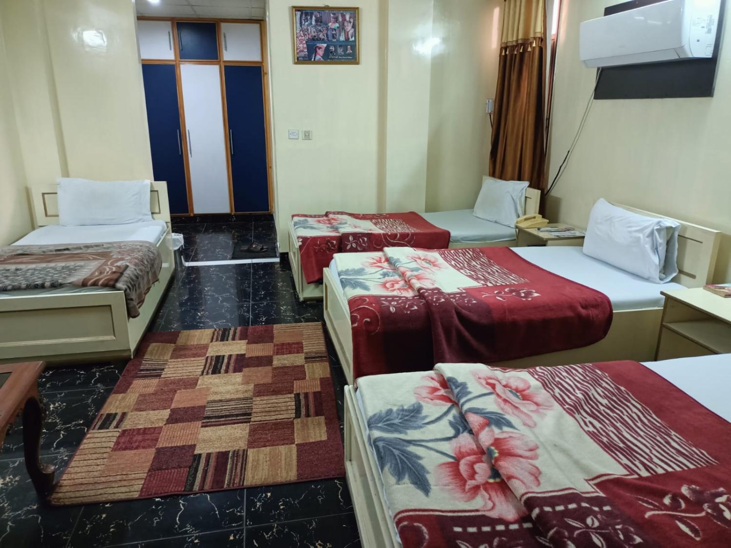 3, Lepari hotel, Gujranwala