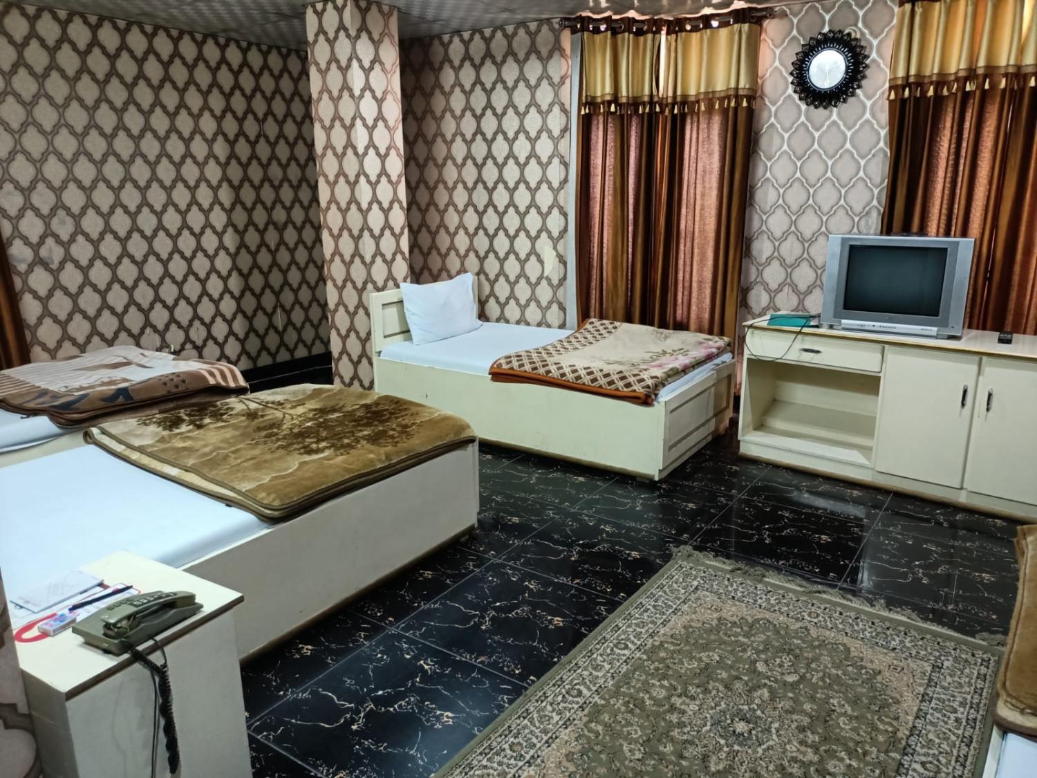 2, Lepari hotel, Gujranwala