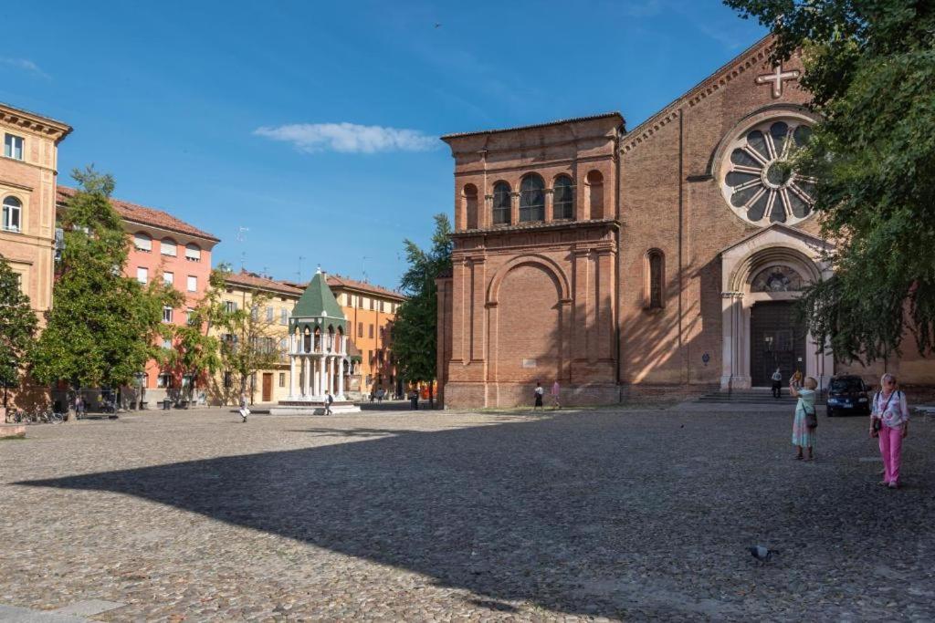 2, PIAZZA SANTO STEFANO 6 Rooms - by BOLOGNACENTRO LuxuryH, Bologna