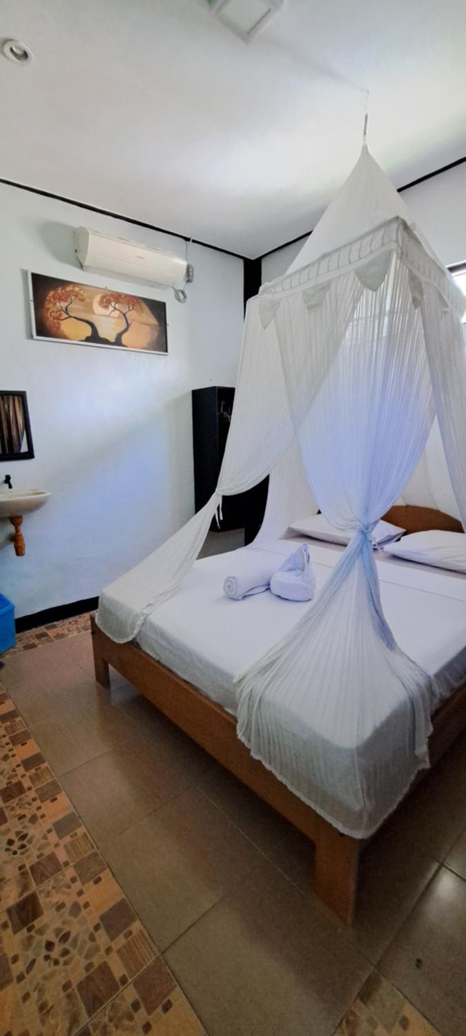 5, Nirvana bungalow's, Ngada