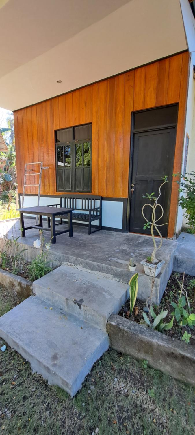 2, Nirvana bungalow's, Ngada