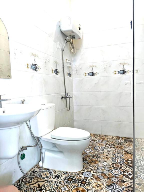 Bathroom, Q'Tropical Garden Homestay, Huế