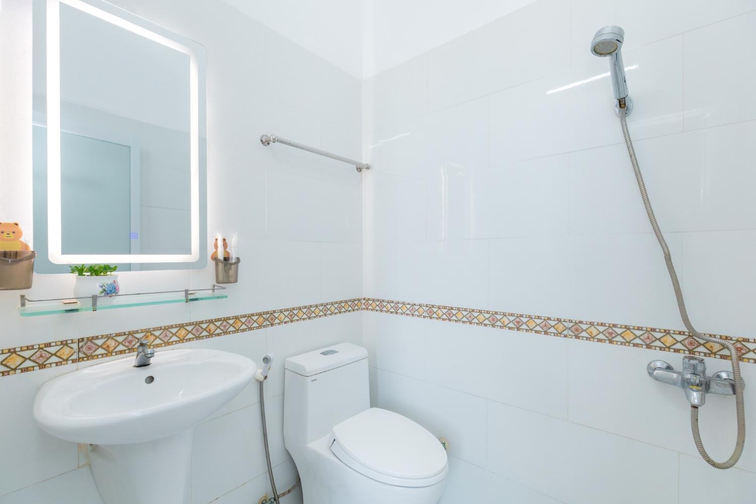 Shower 3, Đang Khoa VT Hotel by BAY LUXURY, Vũng Tàu