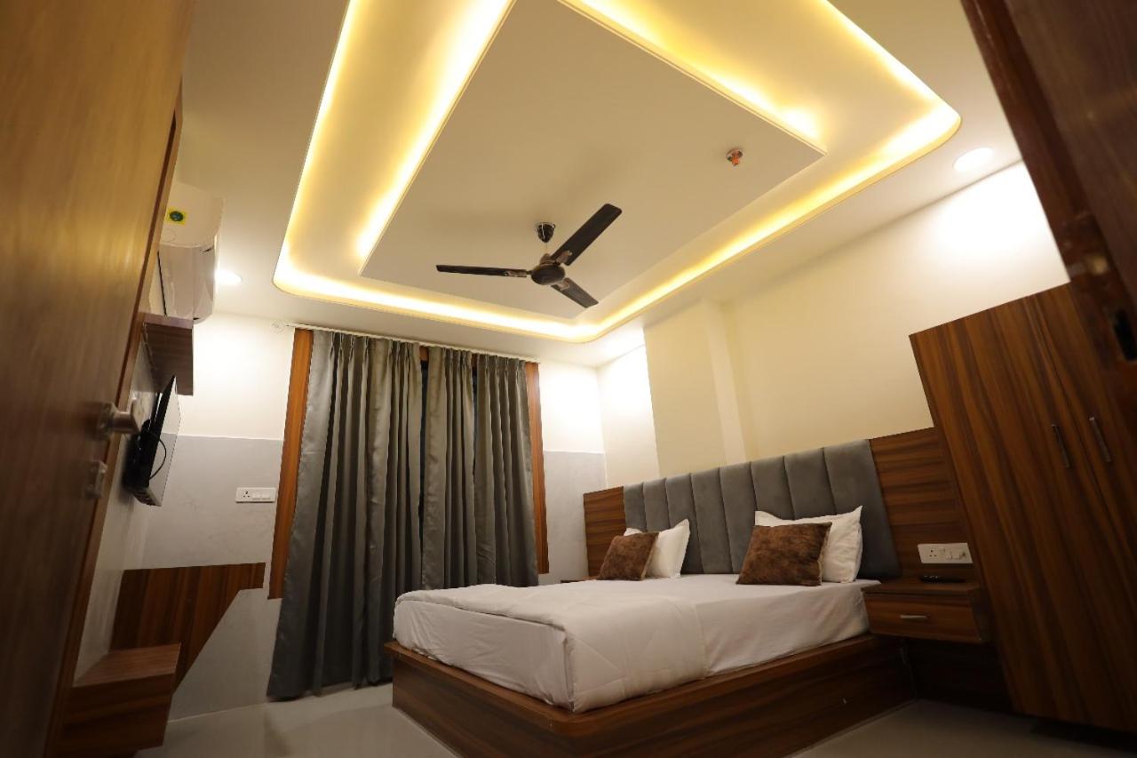 5, Hotel White house Family Stay, Agra