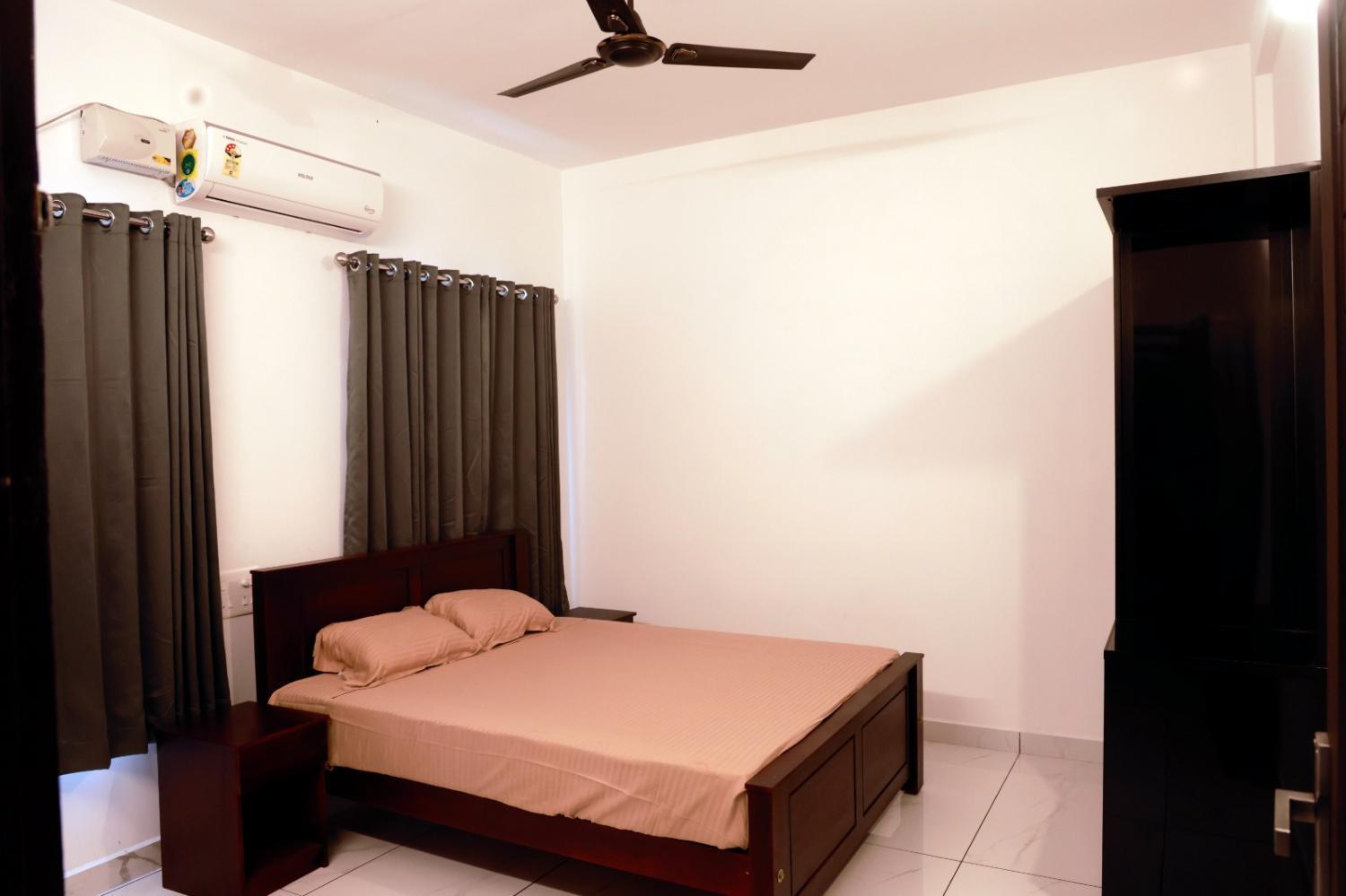 2, Golden Hills Apartment and Restaurant, Ernakulam