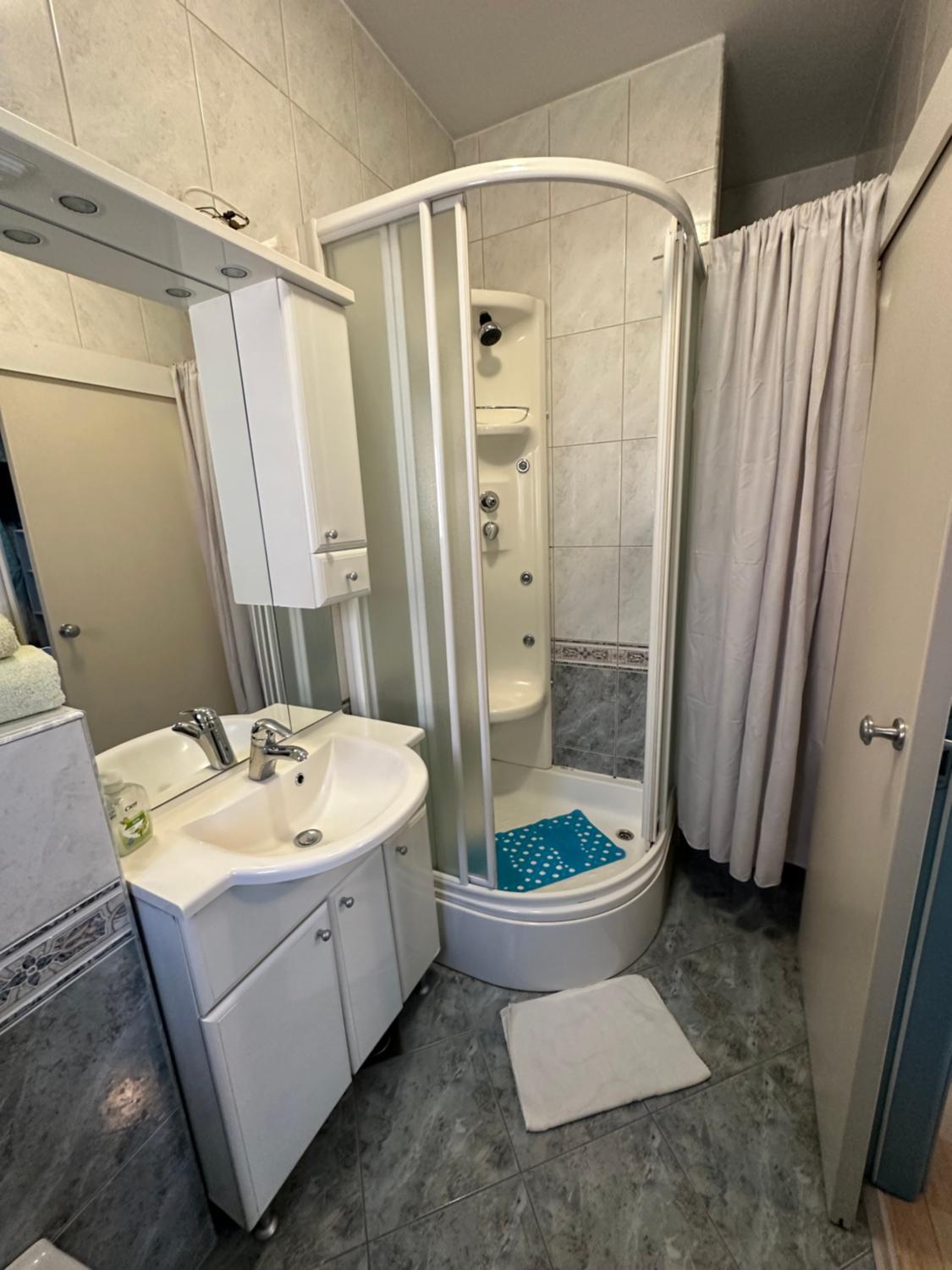 Shower, VS Rooms, Split