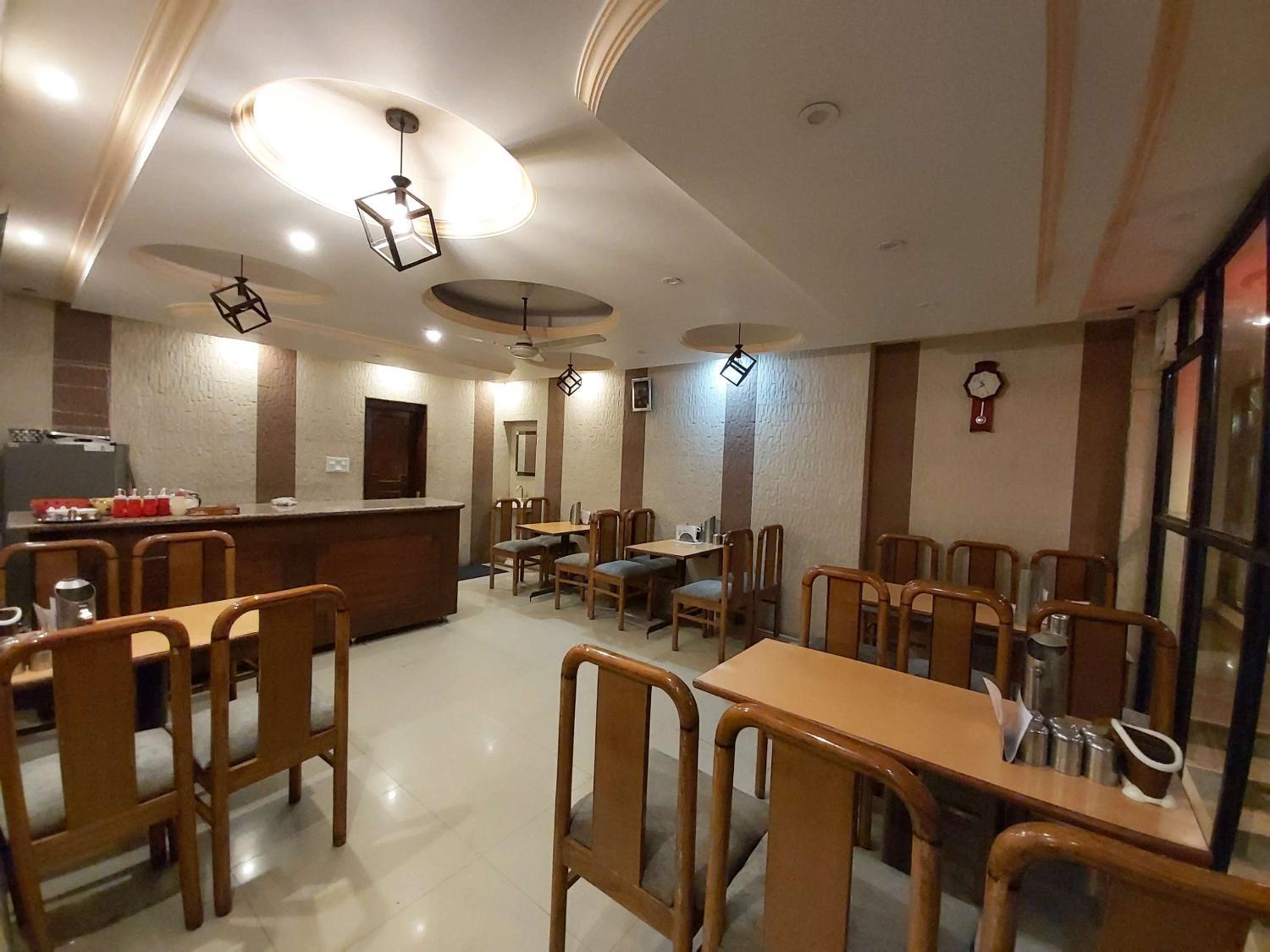3, Goroomgo Hotel Sheetal International Siwan, Siwan