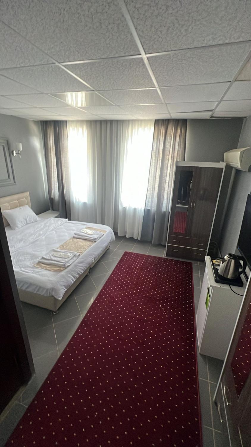 5, THE HILLTOP OTEl, Pötürge
