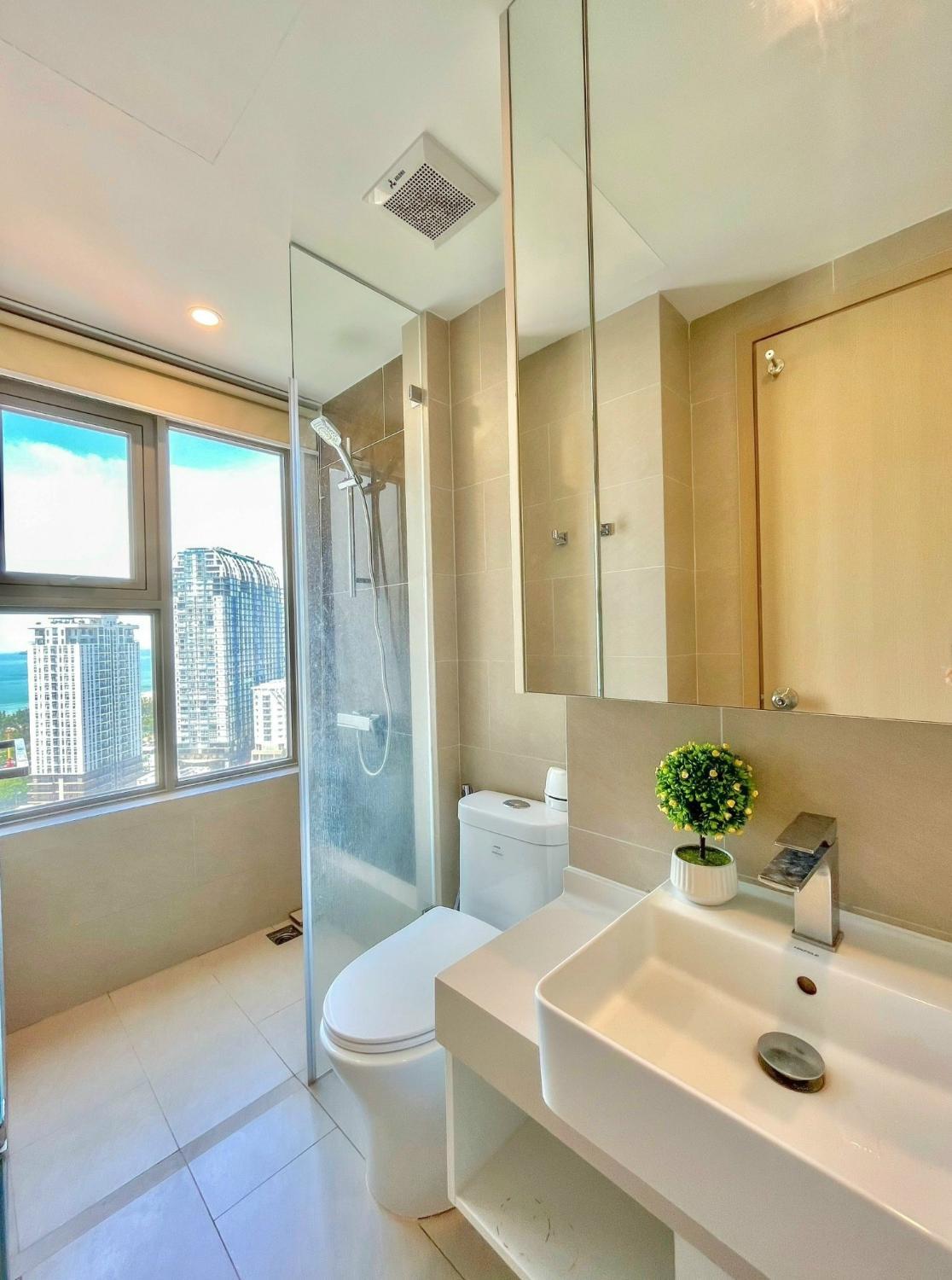 Bathroom 5, The Song Apartment - Bin's Homestay, Vũng Tàu