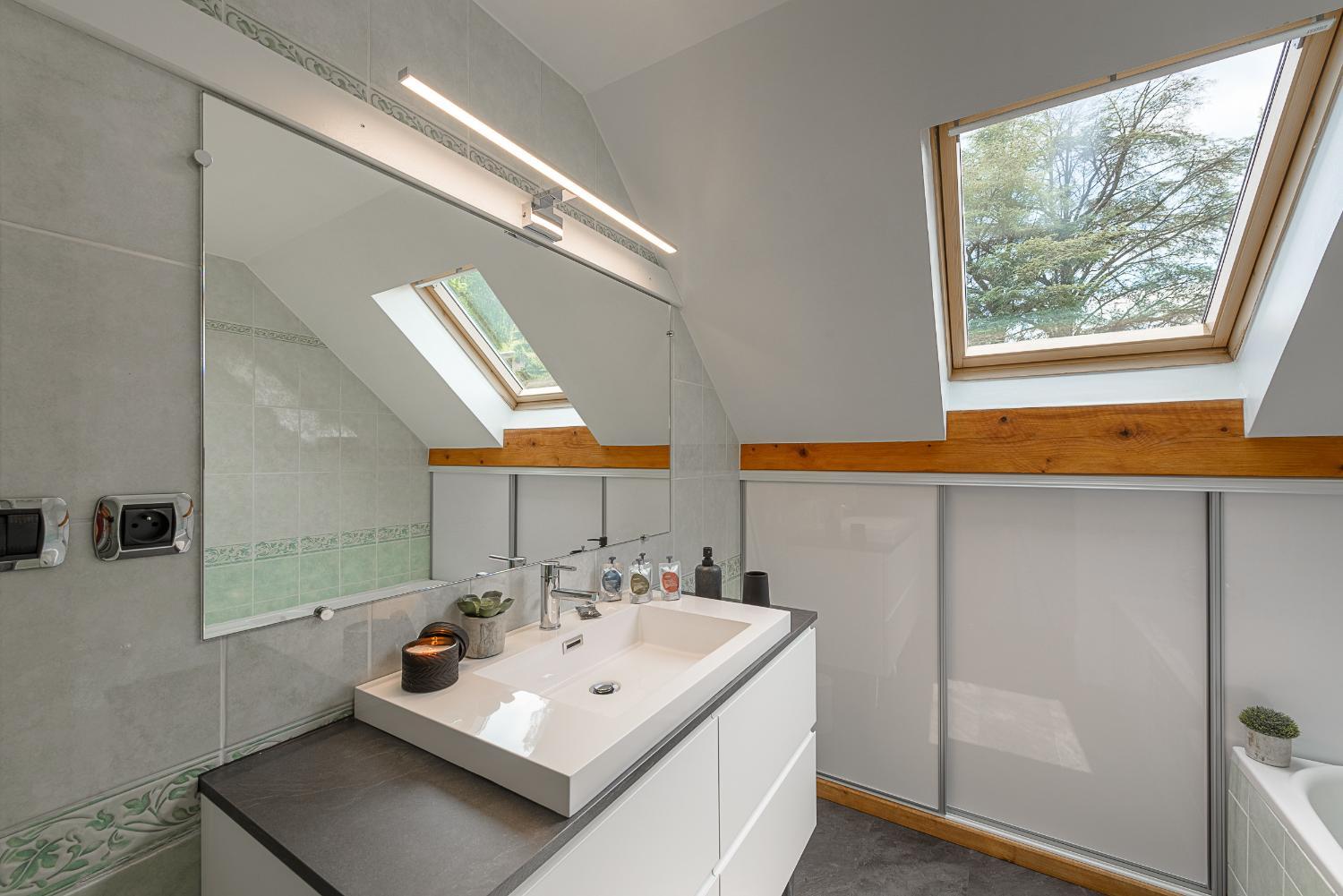 Bathroom 2, Elegantissime Villa - Profitez de cette Vue Lac a 180 - by LLA Selections, Haute-Savoie