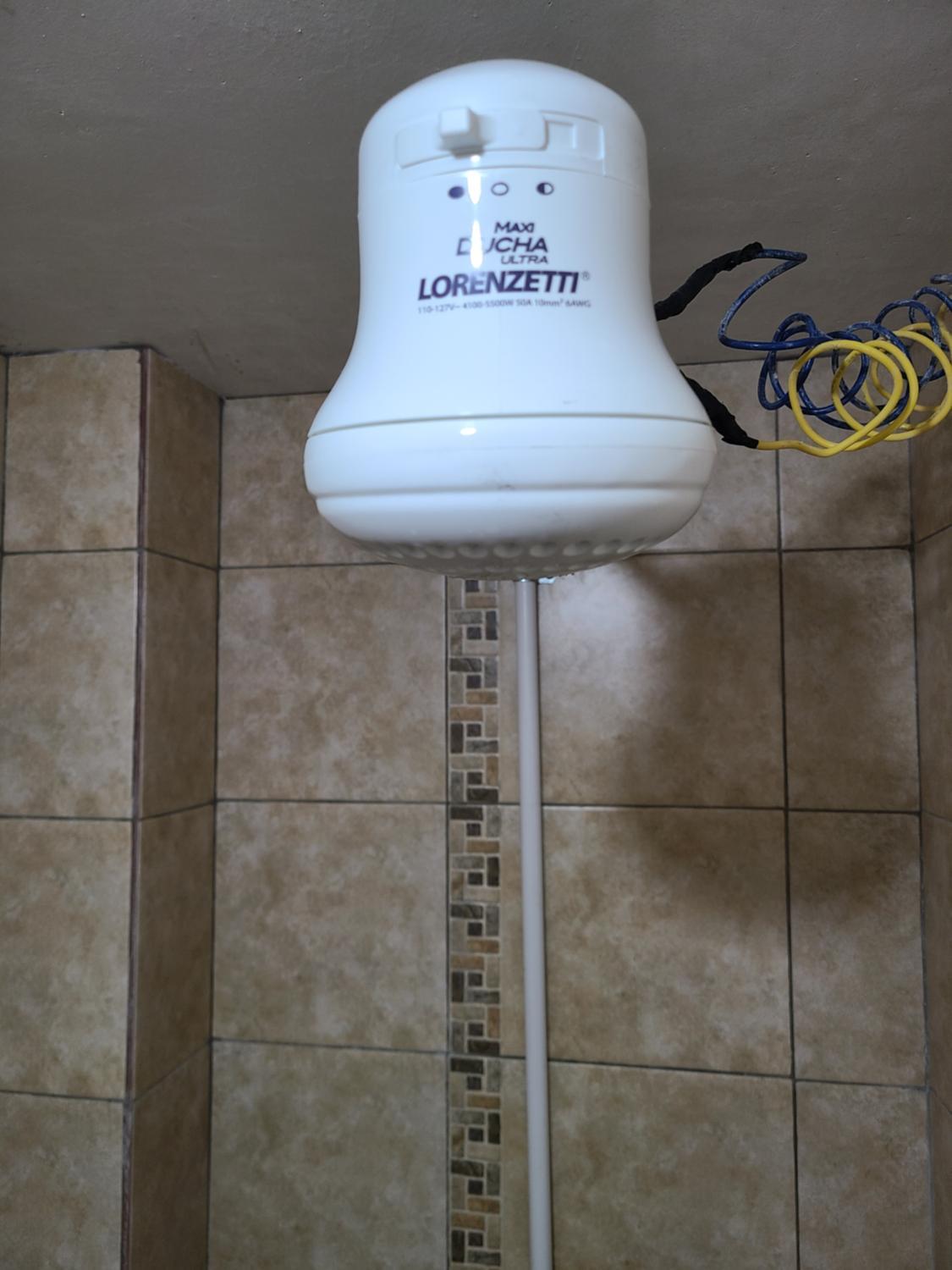 Shower, Casa Raxic, San Pedro La Laguna
