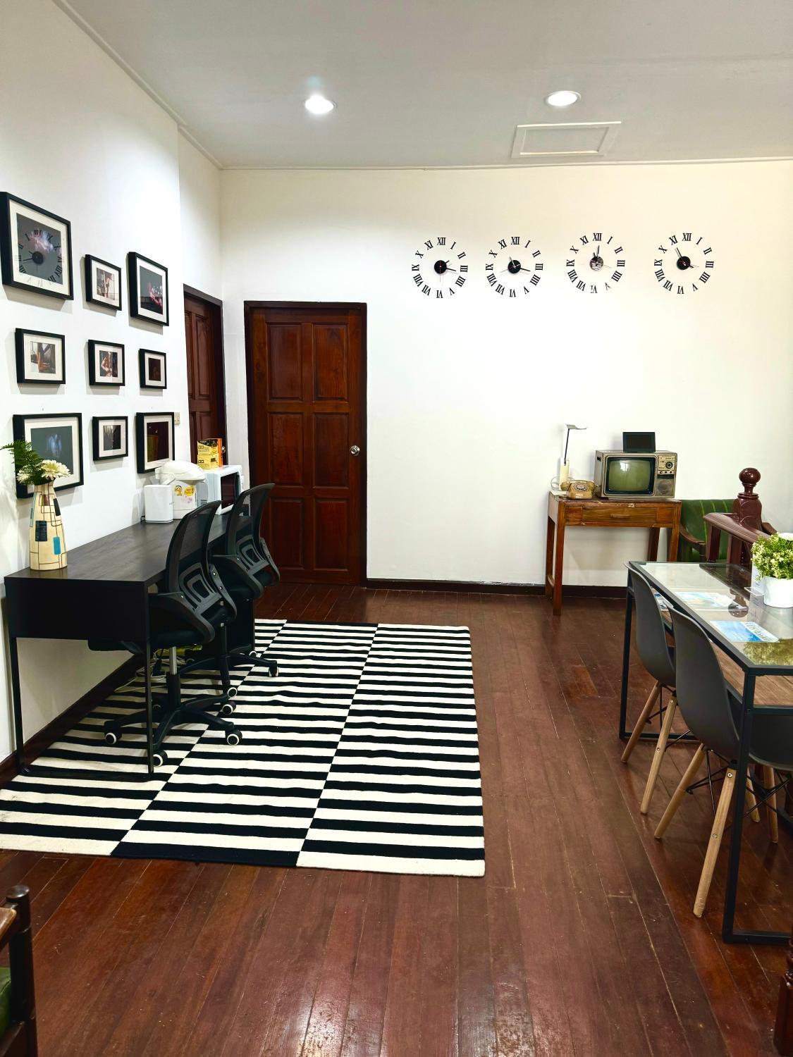 Facilities 5, Twenty One Place, Huai Kwang