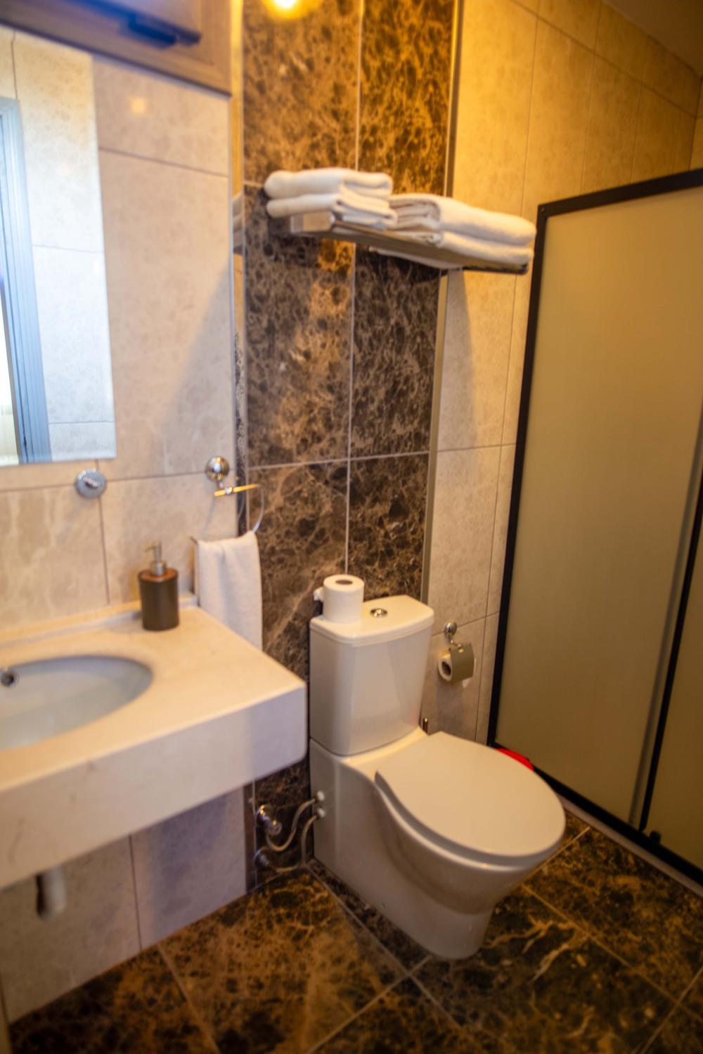 5, cunda mor limon otel, Ayvalık