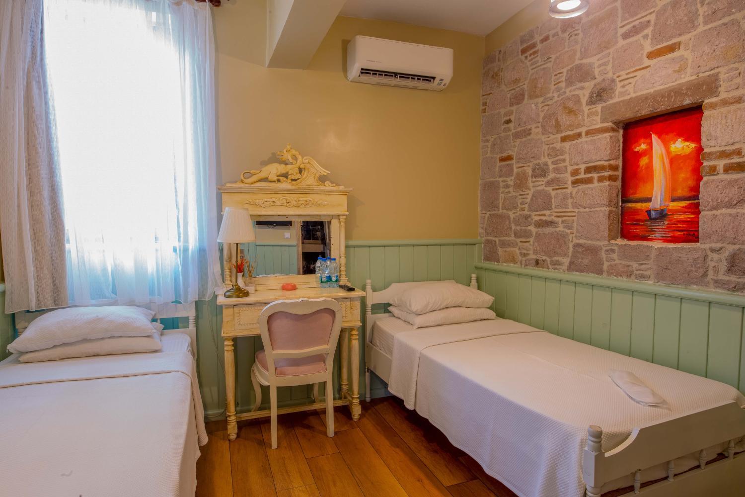 4, cunda mor limon otel, Ayvalık