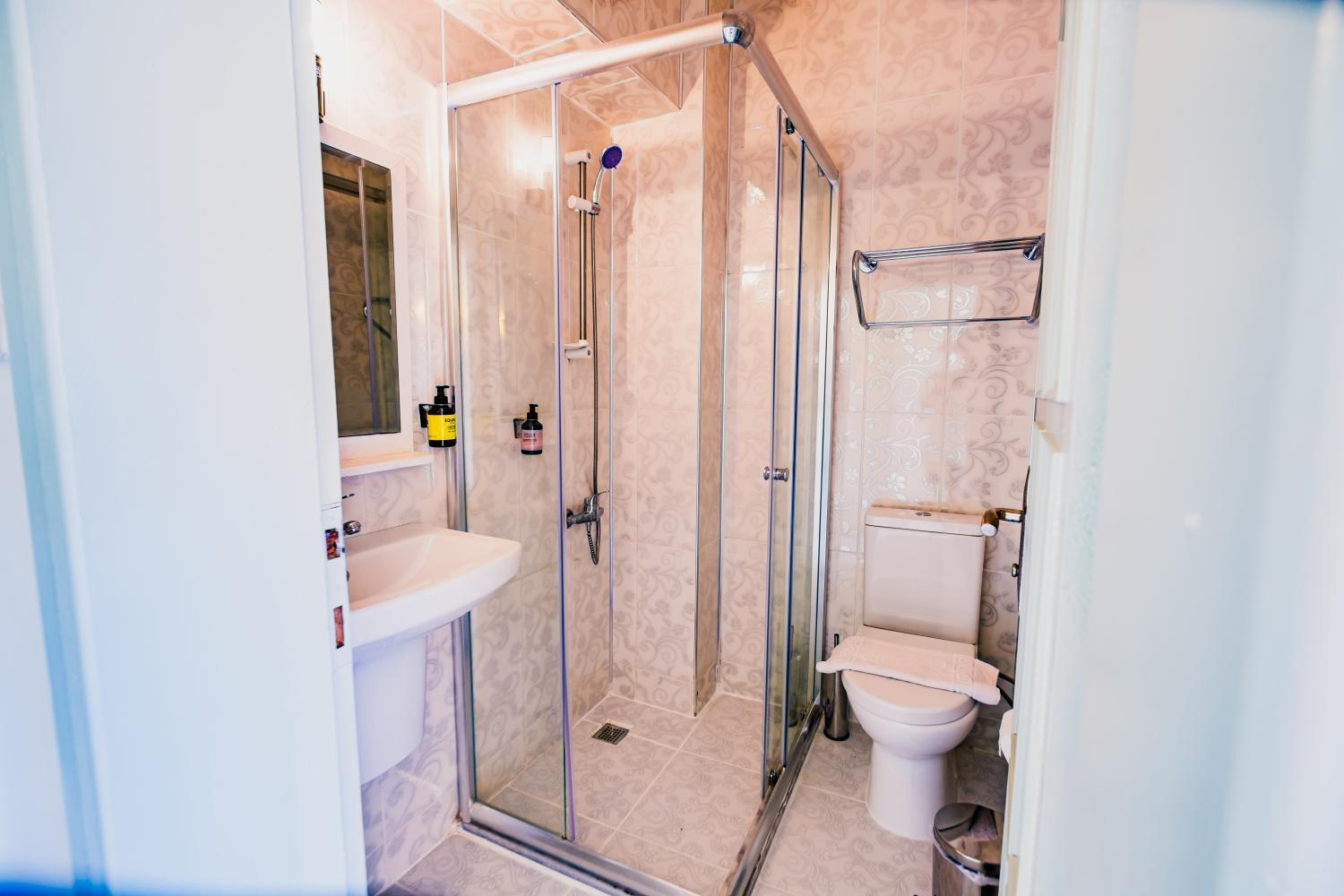 Bathroom 4, Mira Verde, Kaş