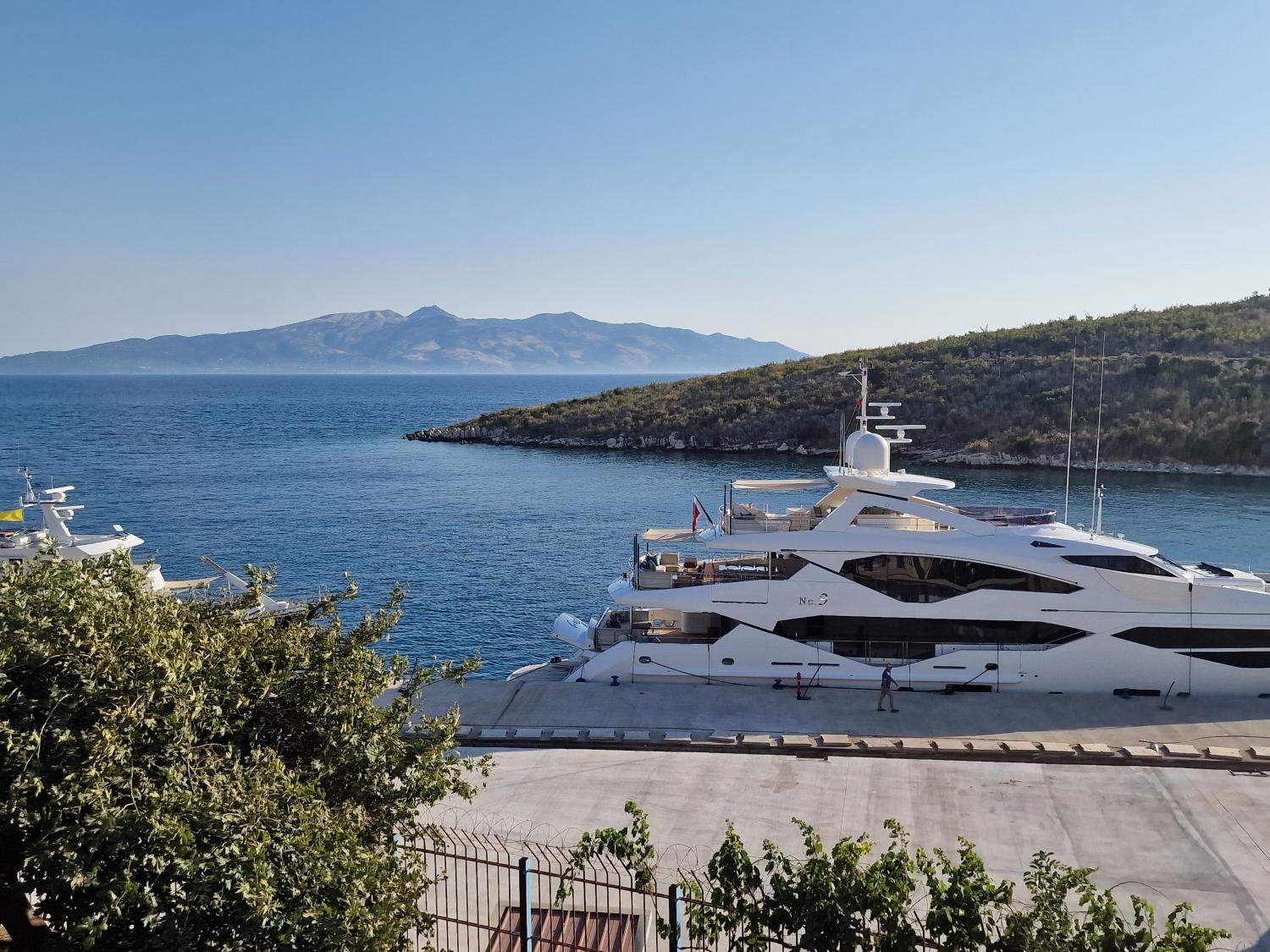 3, Marina Suites, Sarandës