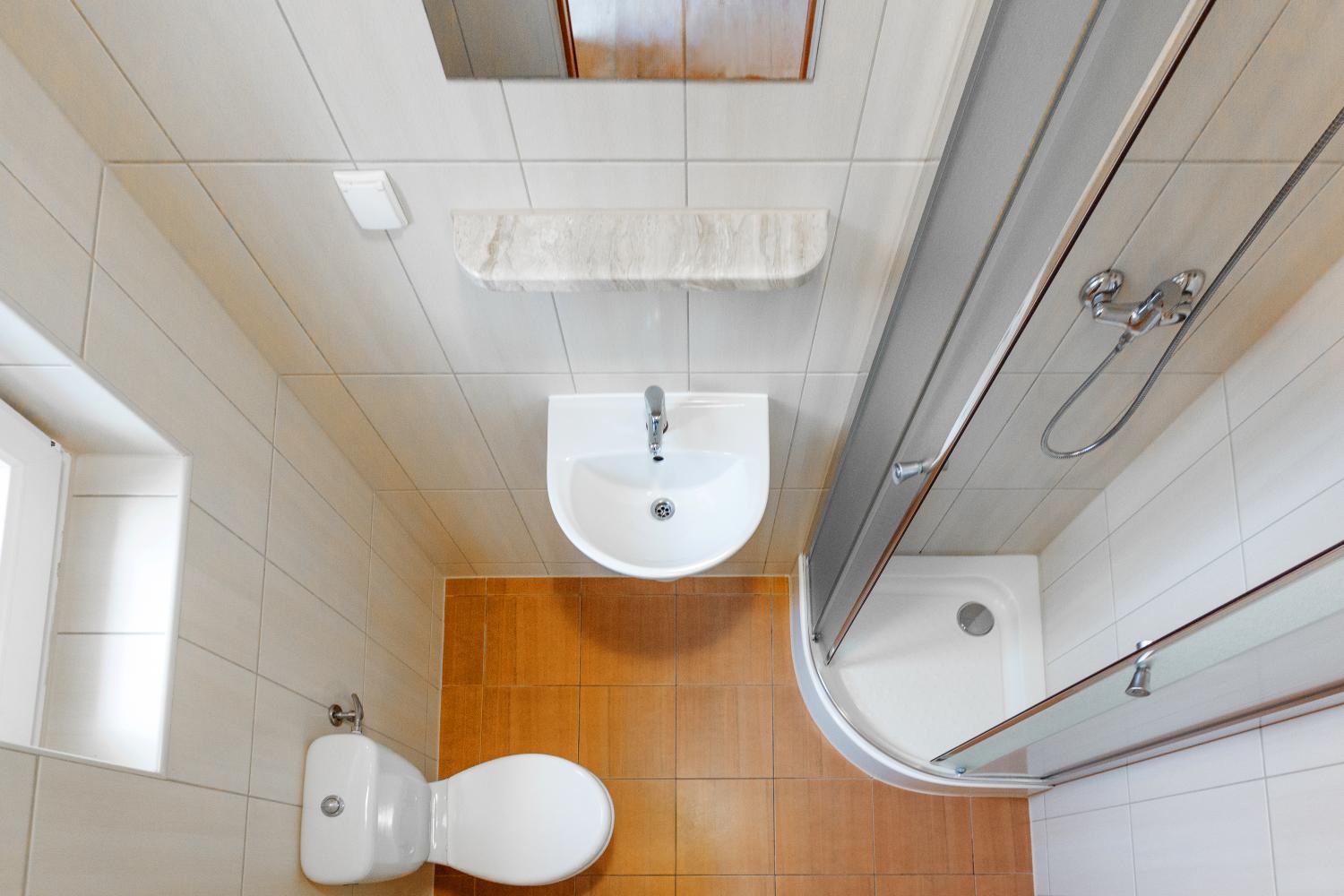 Bathroom 3, Willa Wilk Morski, Puck