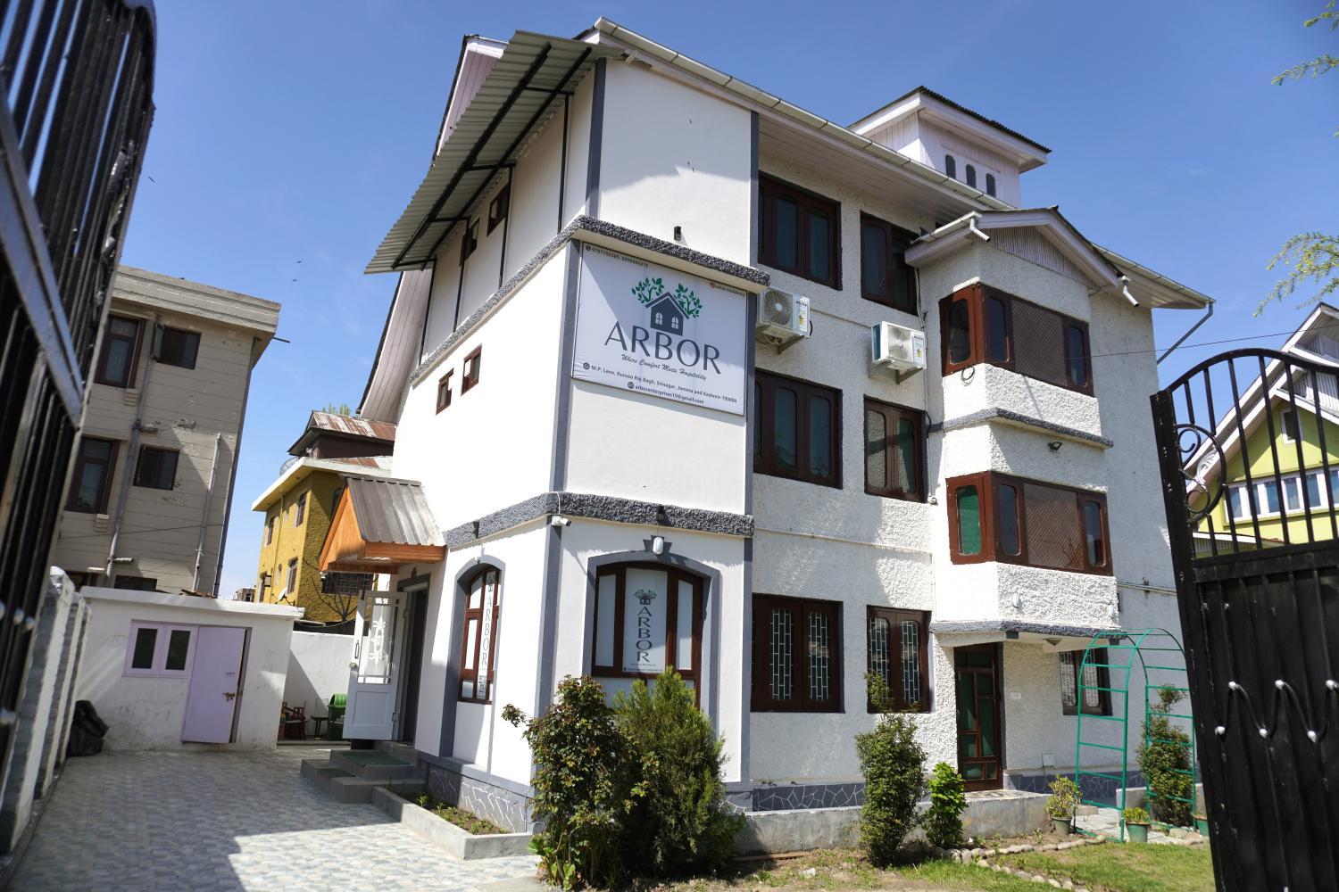 2, Hotel Arbor, Srinagar