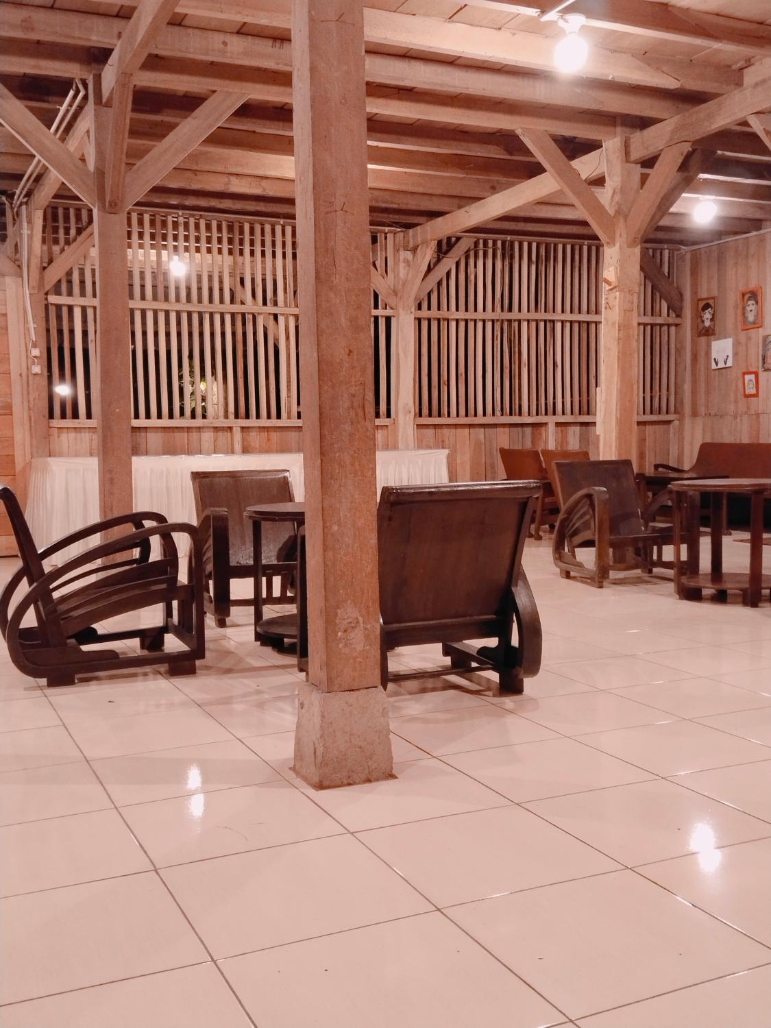 2, Villa pepohonan, Depok