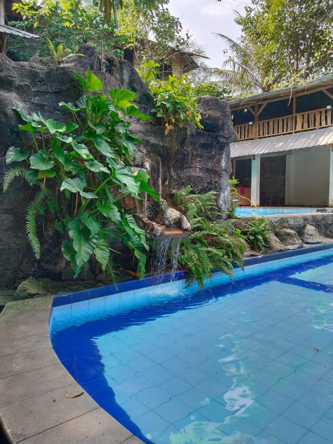 4, Villa pepohonan, Depok