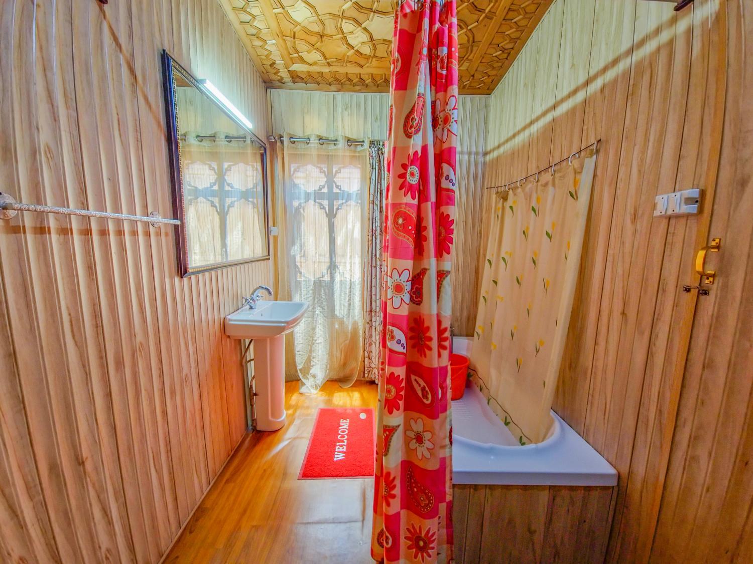 Facilities 5, Mexico Group Of Houseboats, Srinagar