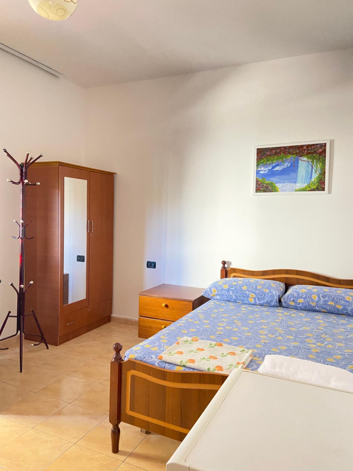 3, Vila Semako, Durrësit