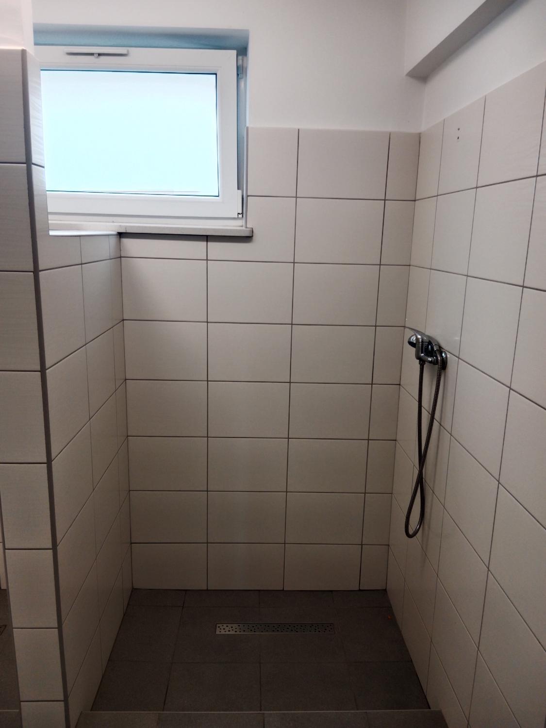 Bathroom 2, Czyli Chill, Nisko