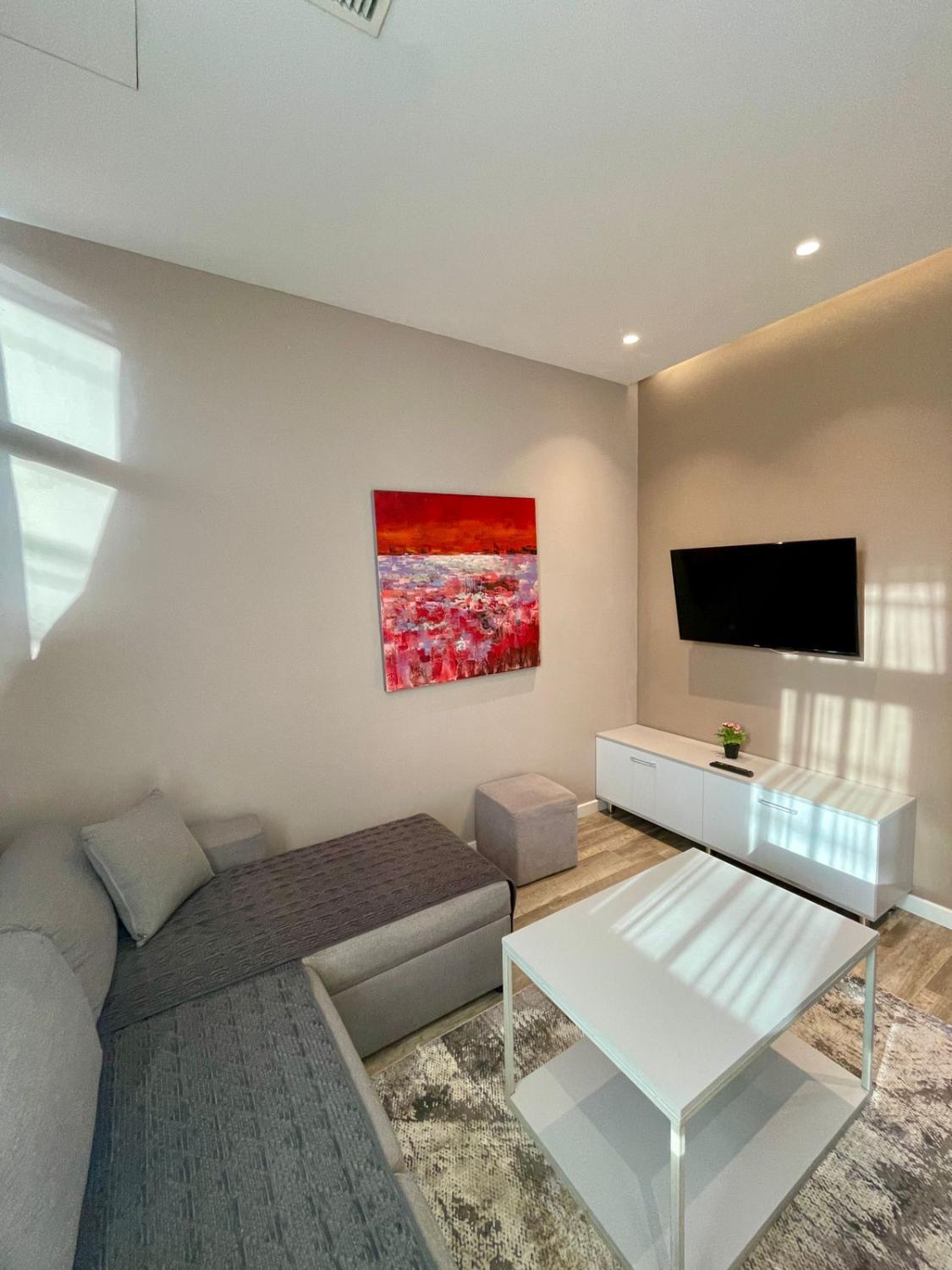 Shared lounge/TV area