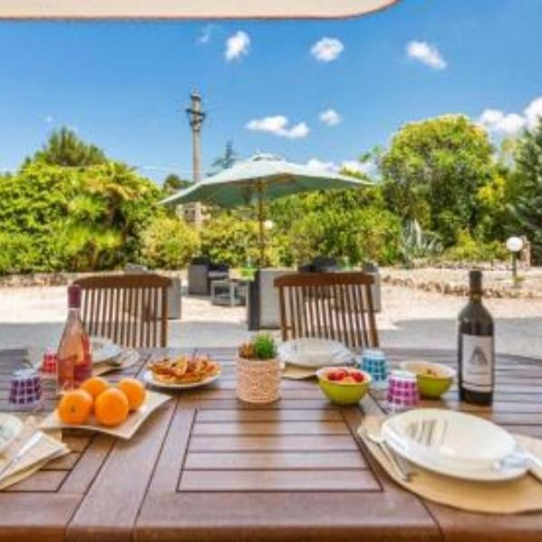3, Villa il tulipano verde, Bari